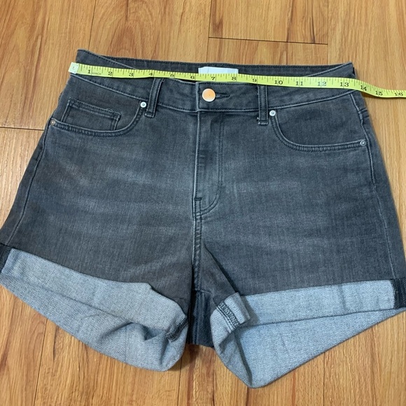 H&M Faded Black High Rise Cuffed Hem Jean Shorts - Picture 7 of 8